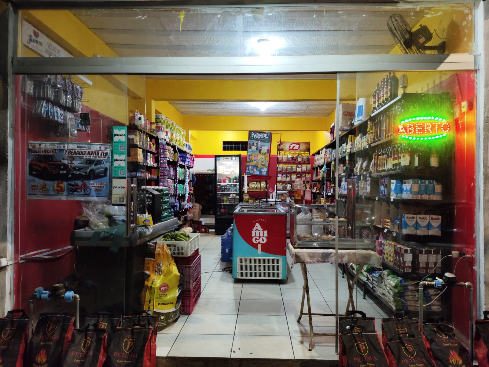 Prateleiras do Mercadinho